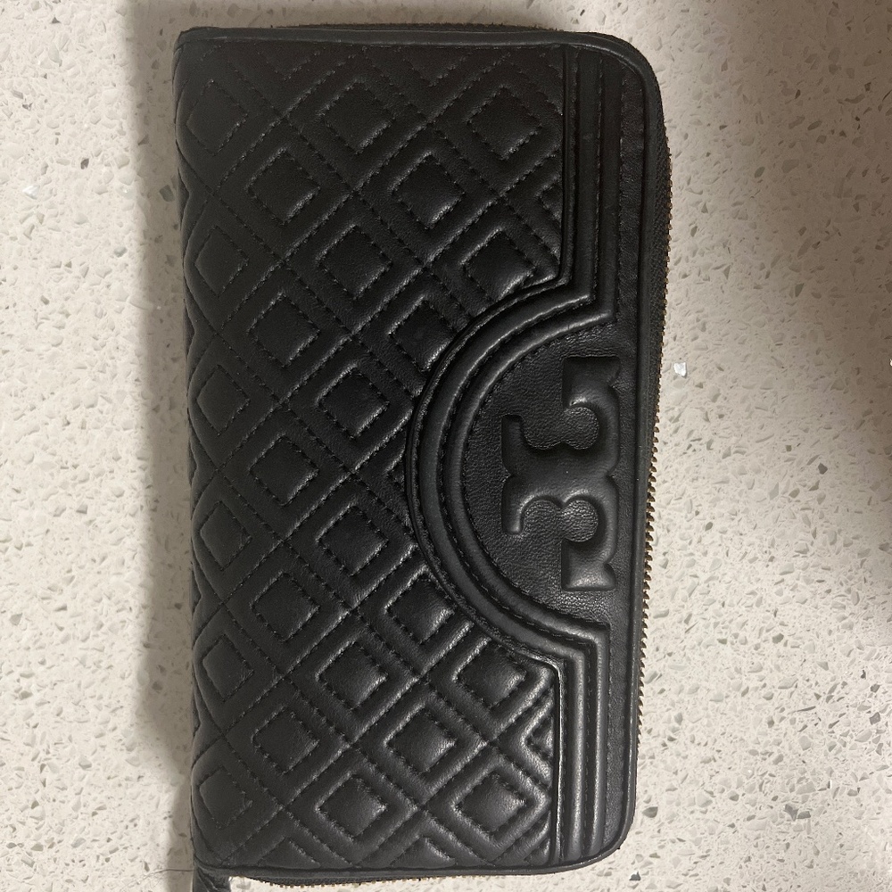 Tory Burch long wallet
